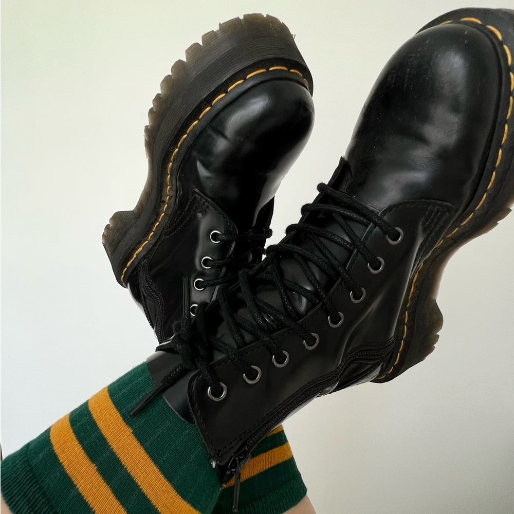 Doc martens size 7 women’s
